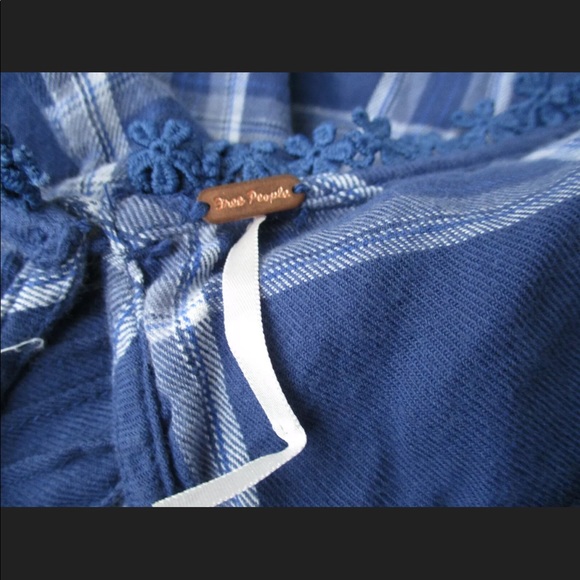 Free People Long sleeve W/ Lace details top sz M - Picture 2 of 4